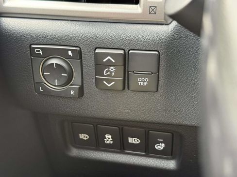 Used 2023 Lexus GX 460 Premium w/ Premium Package AWD/4WD image 24