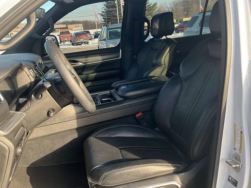 Used 2024 Jeep Wagoneer Series II w/ Flexible Seating Group image 24