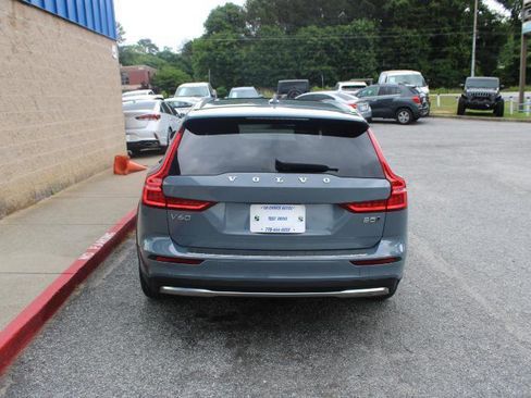 Used 2024 Volvo V60 B5 Cross Country Plus AWD/4WD image 5