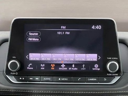 Used 2023 Nissan Rogue SV image 28