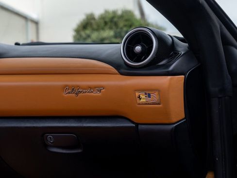 Used 2015 Ferrari California T RWD image 23