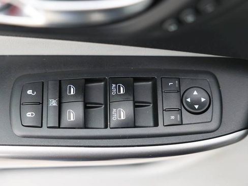 Used 2019 Jeep Cherokee Limited AWD/4WD image 21