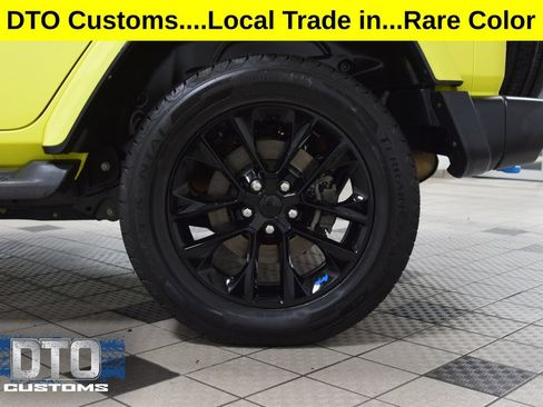Used 2022 Jeep Wrangler Unlimited Sahara w/ Cold Weather Group AWD/4WD image 29