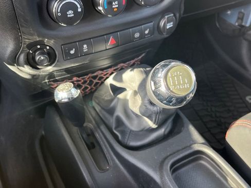 Used 2012 Jeep Wrangler Sahara image 25