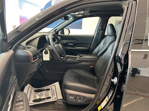 New 2026 Toyota Grand Highlander MAX Platinum image 17