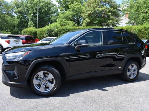 Used 2023 Toyota RAV4 XLE AWD/4WD image 48