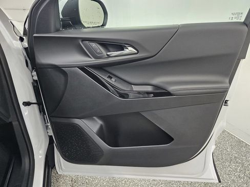 New 2026 Chevrolet Equinox LT w/ Safety and Technology Package FWD image 24