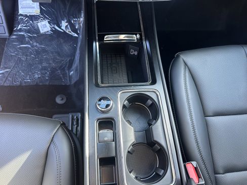 New 2026 Lincoln Corsair Premiere image 15