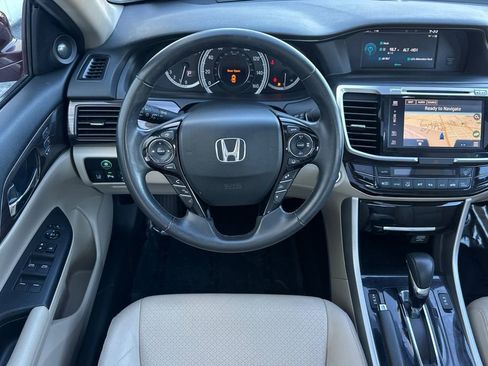 Used 2016 Honda Accord Touring image 14