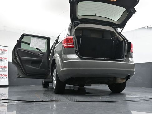 Used 2019 Dodge Journey SE image 48