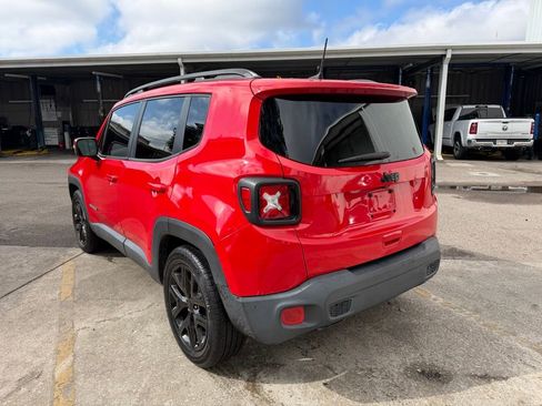 Used 2018 Jeep Renegade Altitude image 4