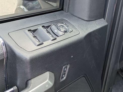 Used 2017 Ford F150 XLT w/ Equipment Group 302A Luxury AWD/4WD image 13