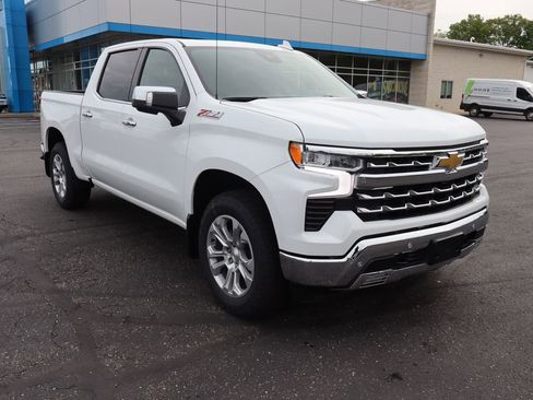 New 2026 Chevrolet Silverado 1500 LTZ w/ LTZ Premium Package AWD/4WD image 2