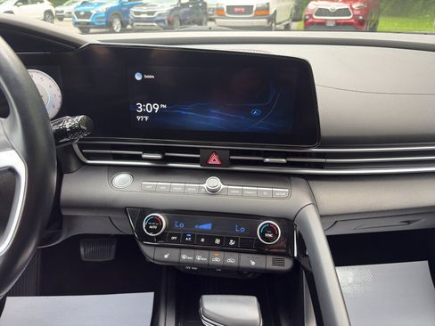 Used 2021 Hyundai Elantra Limited w/ Cargo Package FWD image 19