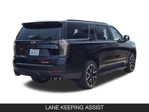 Used 2025 Chevrolet Suburban RST w/ Comfort Package AWD/4WD image 9