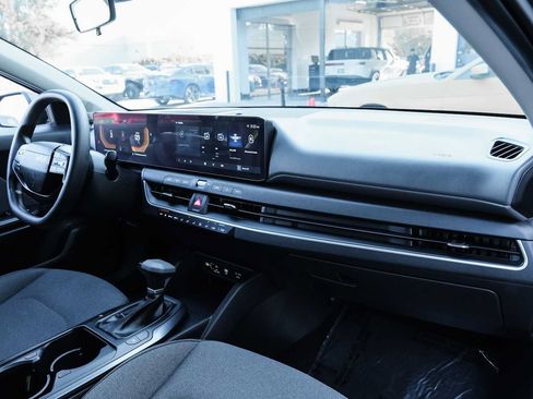 Used 2025 Kia K4 FWD image 25