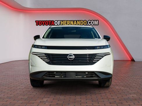 Used 2025 Nissan Murano SV AWD/4WD image 2