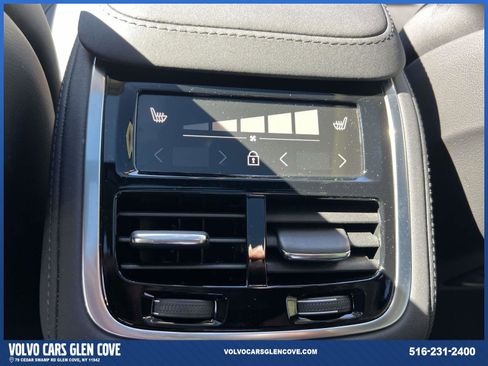 Used 2025 Volvo XC90 B6 Plus image 12