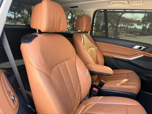 Used 2020 BMW X7 xDrive40i w/ Premium Package AWD/4WD image 29