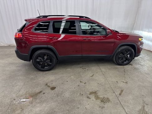 Used 2021 Jeep Cherokee Latitude Plus image 28