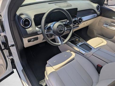 Used 2026 Mercedes-Benz GLB 250 image 3