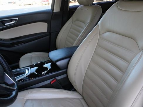 Used 2017 Ford Edge SEL w/ Equipment Group 201A image 6