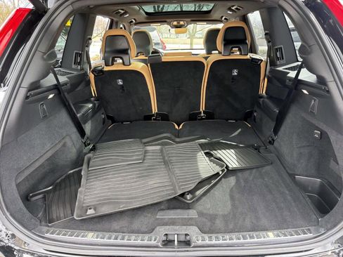 Used 2023 Volvo XC90 B6 Ultimate w/ Protection Package Premier image 9