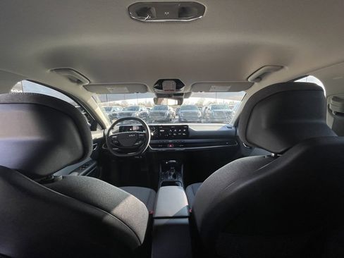 Certified 2025 Kia K4 EX image 24