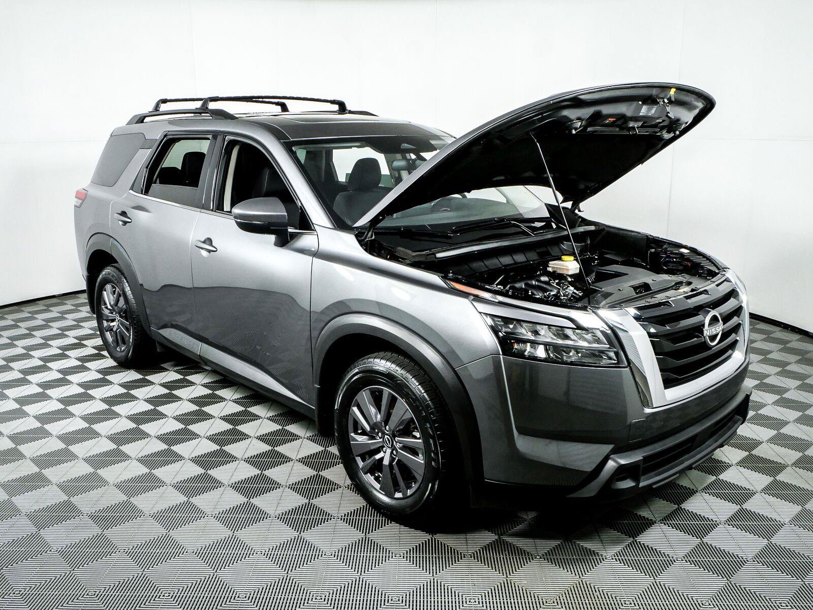 Used 2023 Nissan Pathfinder SV w/ SV Premium Package FWD image 36