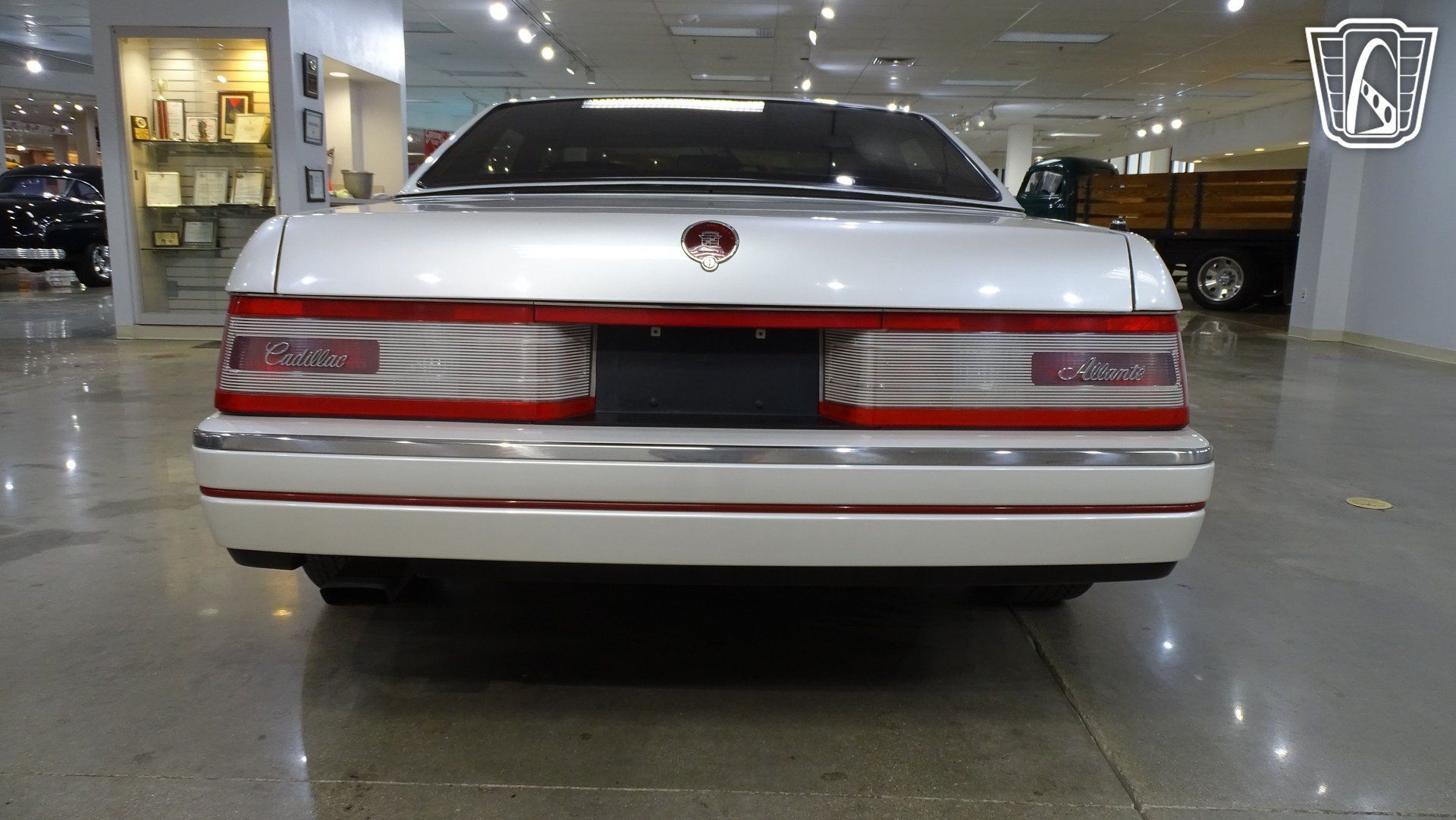 Used 1991 Cadillac Allante FWD image 12