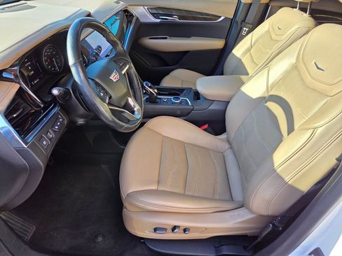 Used 2020 Cadillac XT6 Premium Luxury w/ Platinum Package FWD image 13