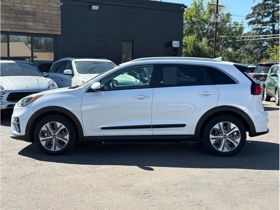 Used 2020 Kia Niro EX Premium w/ Cold Weather Package FWD image 2