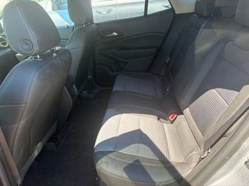 Used 2025 Chevrolet Trax LT w/ Driver Confidence Package FWD image 6