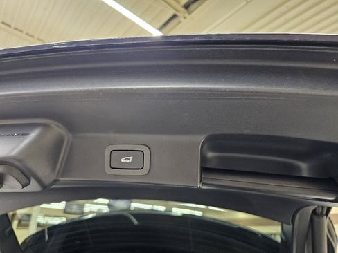 Used 2018 Jaguar F-PACE Premium AWD/4WD image 15