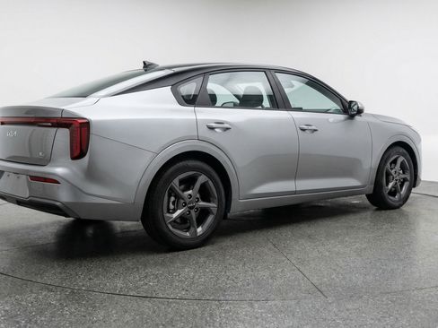 Used 2025 Kia K4 FWD image 9