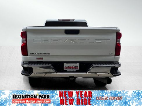 Used 2024 Chevrolet Silverado 2500 LT w/ Convenience Package image 6