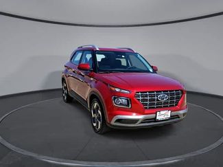 Used 2024 Hyundai Venue SEL FWD video 2