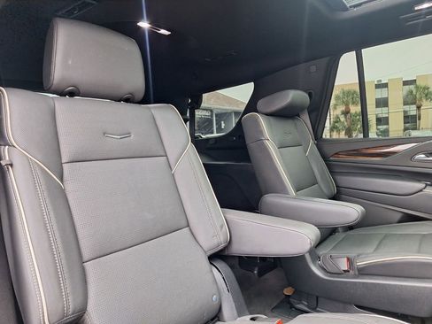 Certified 2023 Cadillac Escalade Premium Luxury image 31