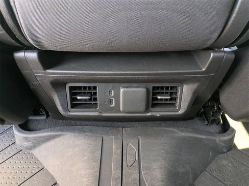 Used 2023 Chevrolet Silverado 1500 LT image 17