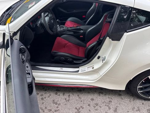 Used 2019 Nissan 370Z NISMO RWD image 10
