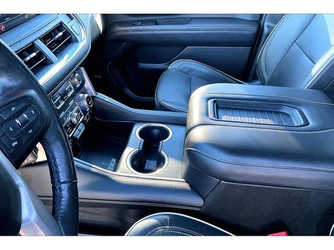 Used 2021 GMC Yukon XL SLT w/ SLT Luxury Plus Package image 18