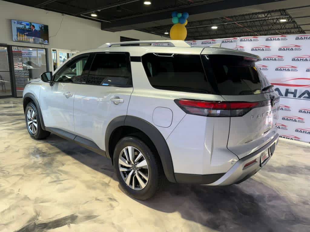 Used 2025 Nissan Pathfinder SL FWD image 10