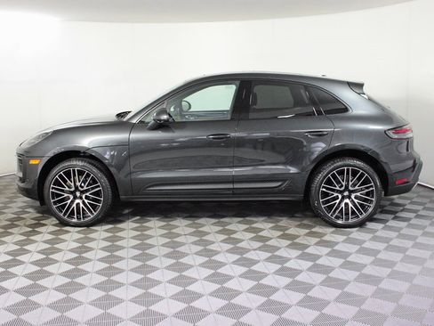 Used 2025 Porsche Macan image 2
