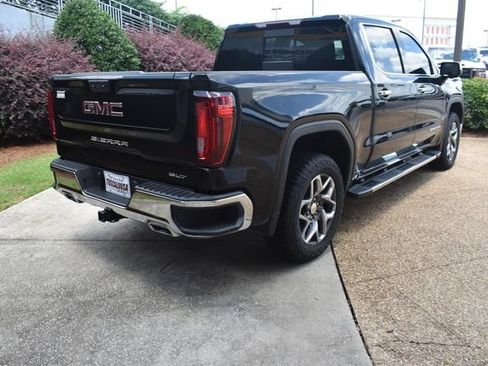 Used 2023 GMC Sierra 1500 SLT w/ SLT Premium Package AWD/4WD image 10