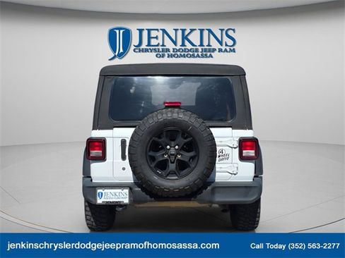 Certified 2022 Jeep Wrangler Willys image 4