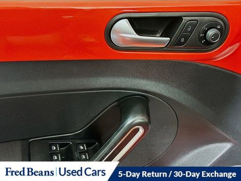 Used 2018 Volkswagen Beetle 2.0T S w/ Style & Comfort Package image 17