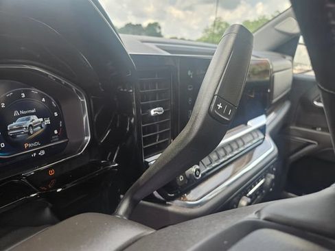 Used 2023 Chevrolet Silverado 1500 LT AWD/4WD image 23