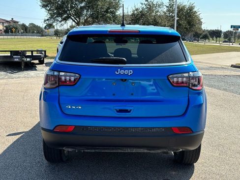 Used 2024 Jeep Compass Sport image 5