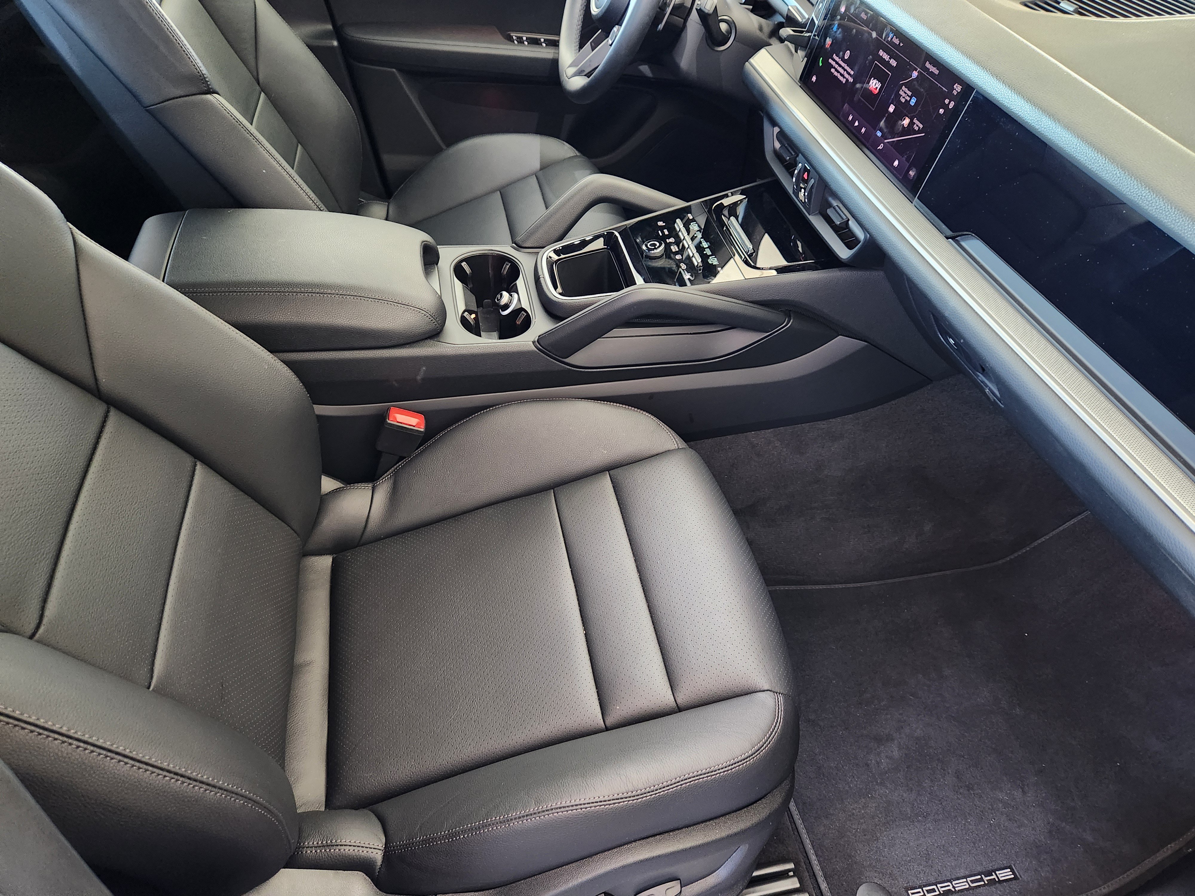Certified 2026 Porsche Cayenne AWD/4WD image 17