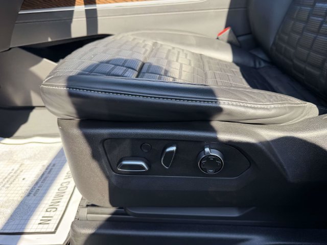Certified 2025 Cadillac Escalade ESV Sport Platinum w/ LPO, ONYX Package AWD/4WD image 18